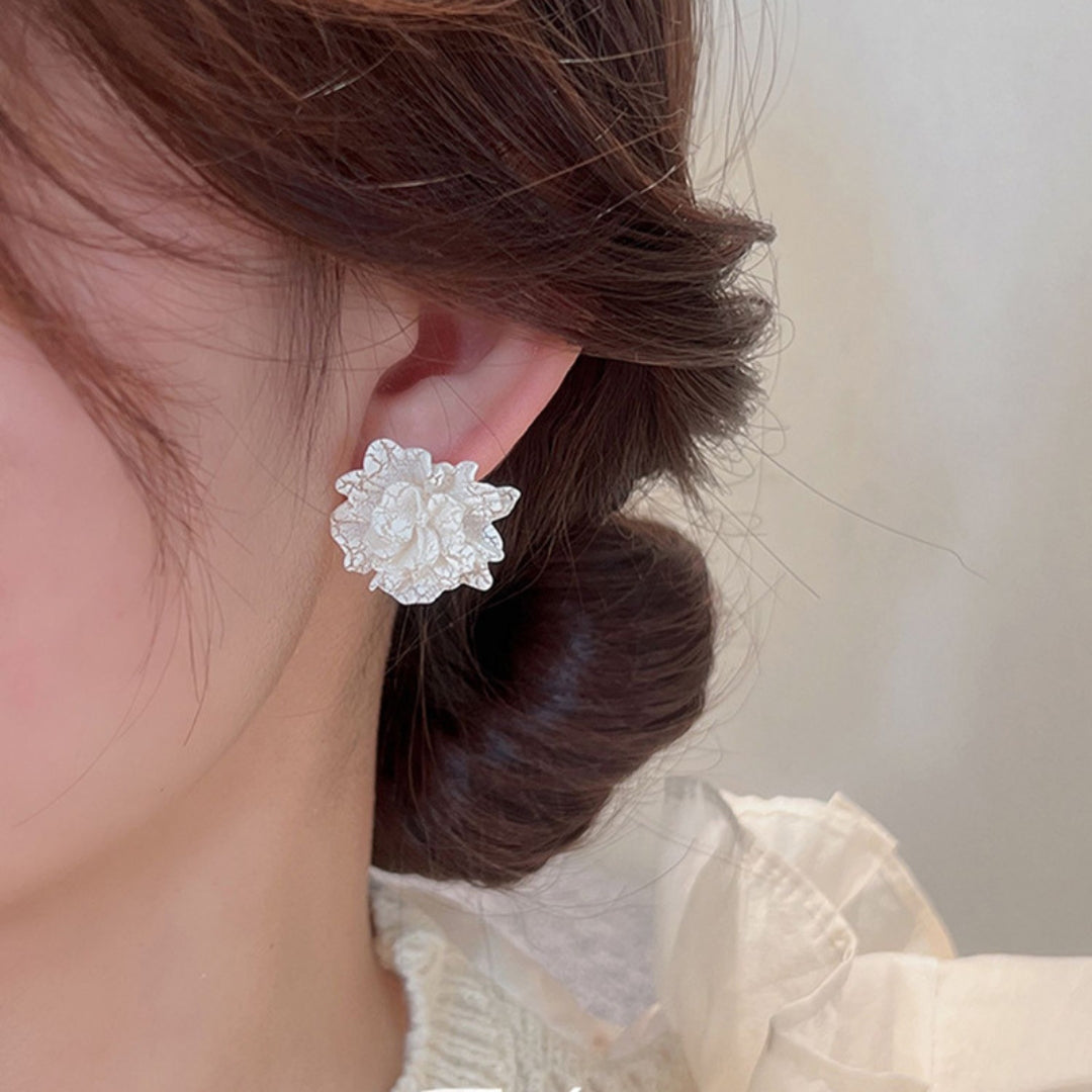 Trendy white flower earrings