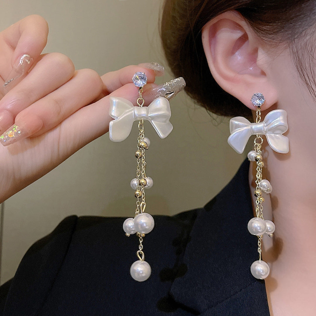Lightweight Bow And Pearls earrings