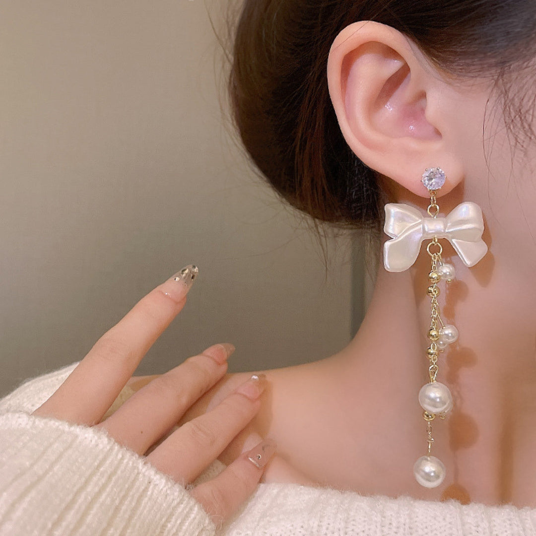 Lightweight Bow And Pearls earrings