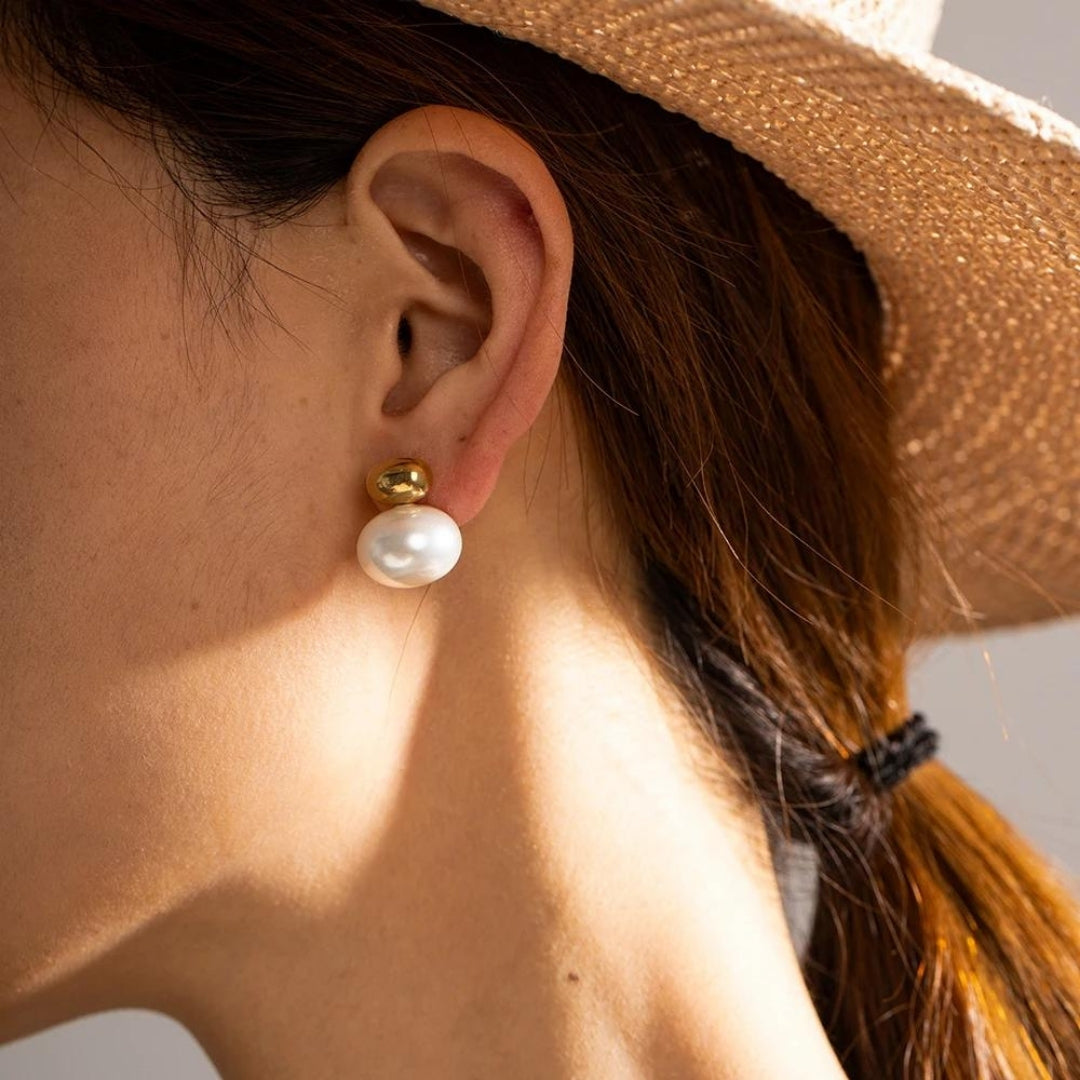 Double pearl stud earrings