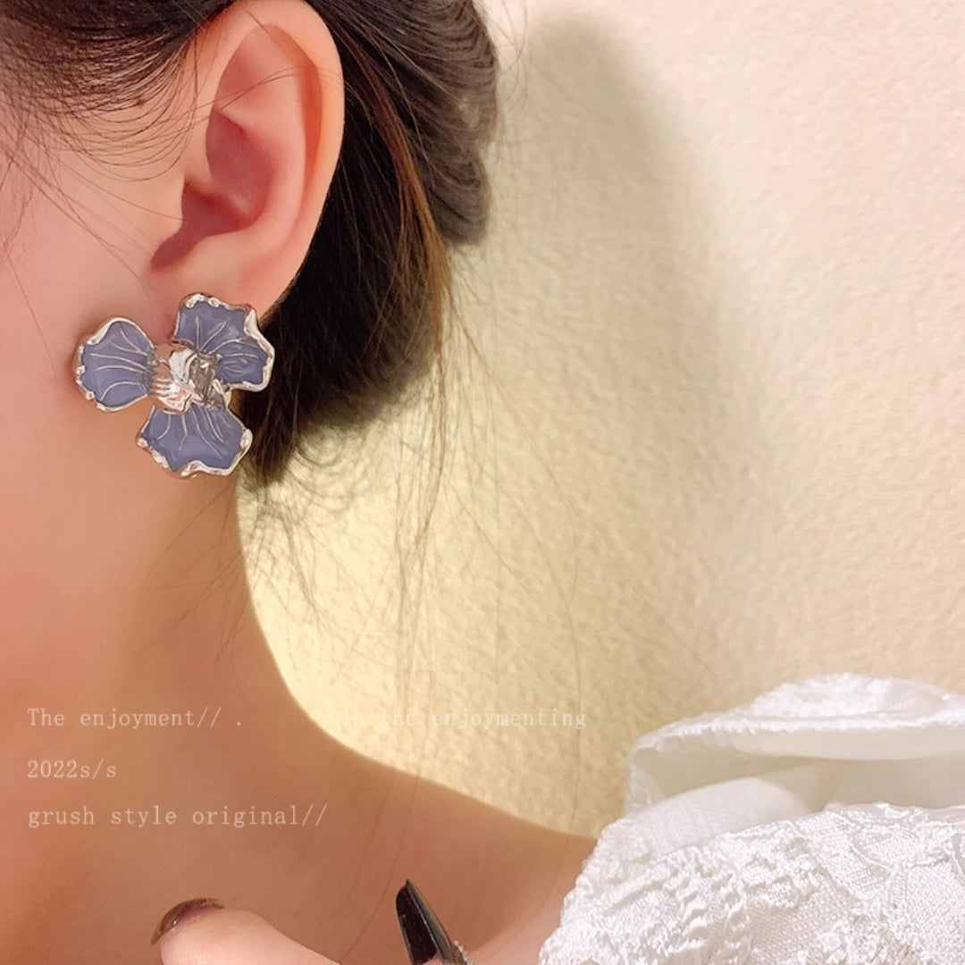 Blue sweet flower earring