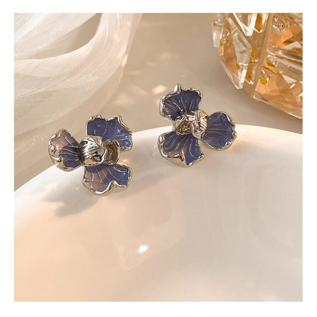 Blue sweet flower earring
