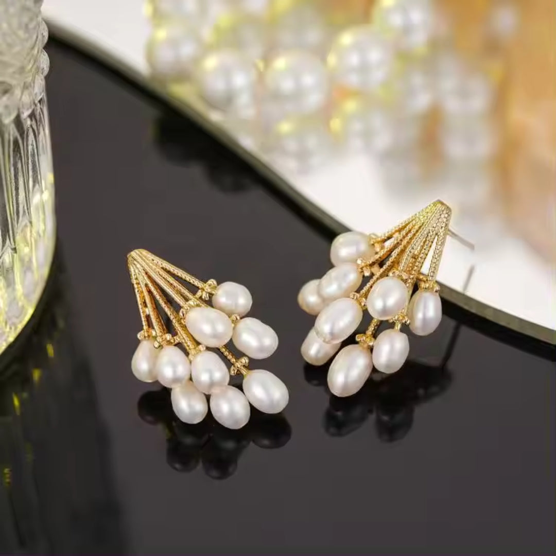 White Pearl Grapes Stud