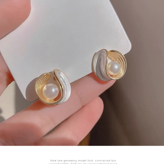 Shell-shaped Earrings