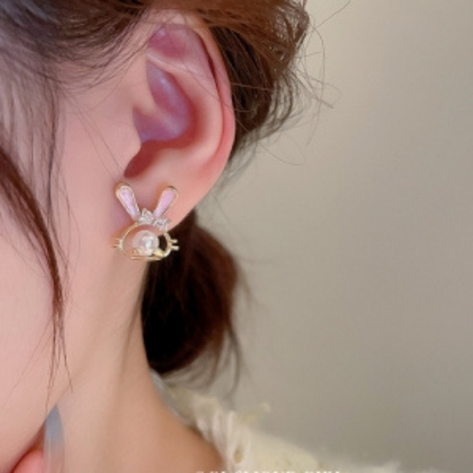 Rabbit Pearl Bunny Stud Earring