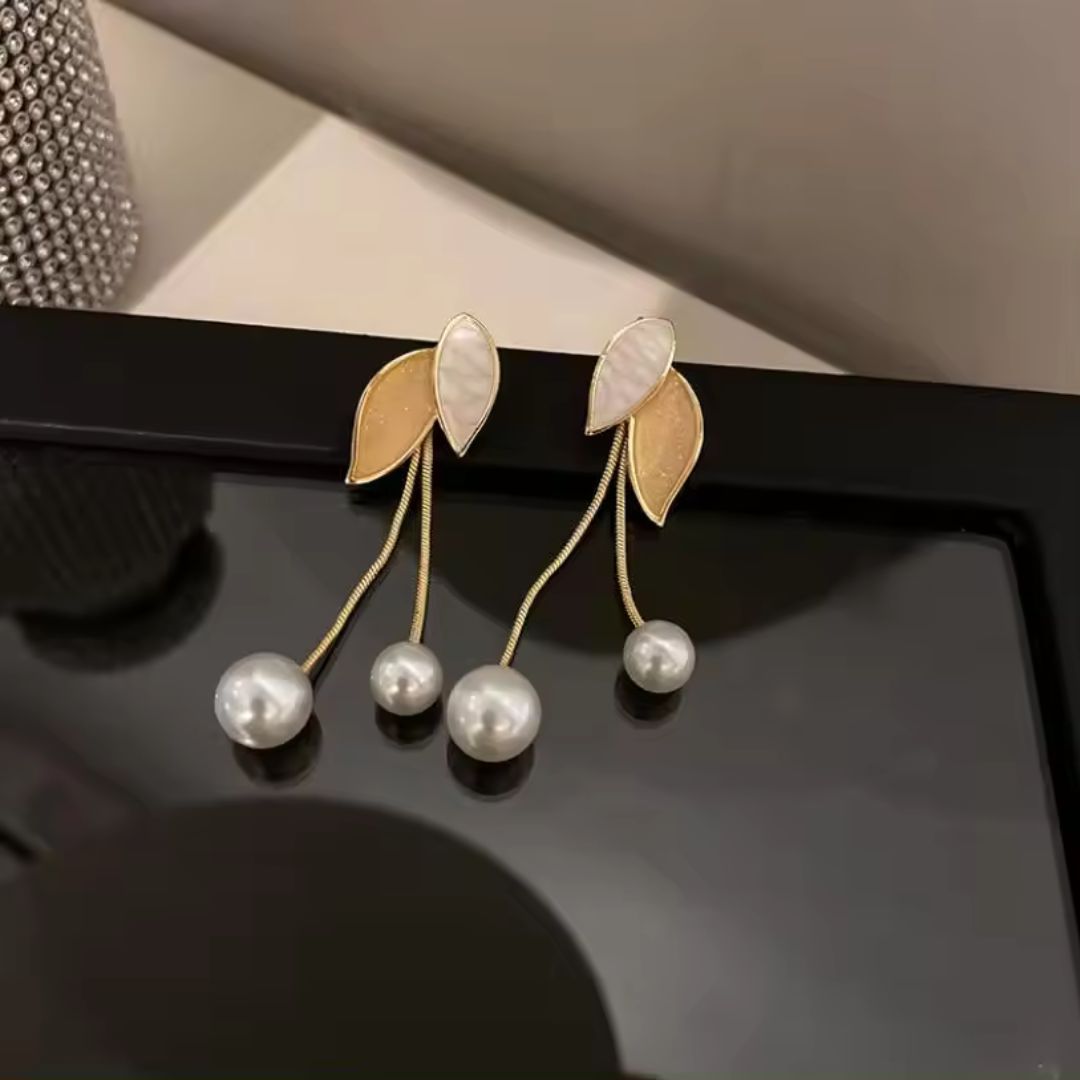 Leaf Pearl Tassel Earrings