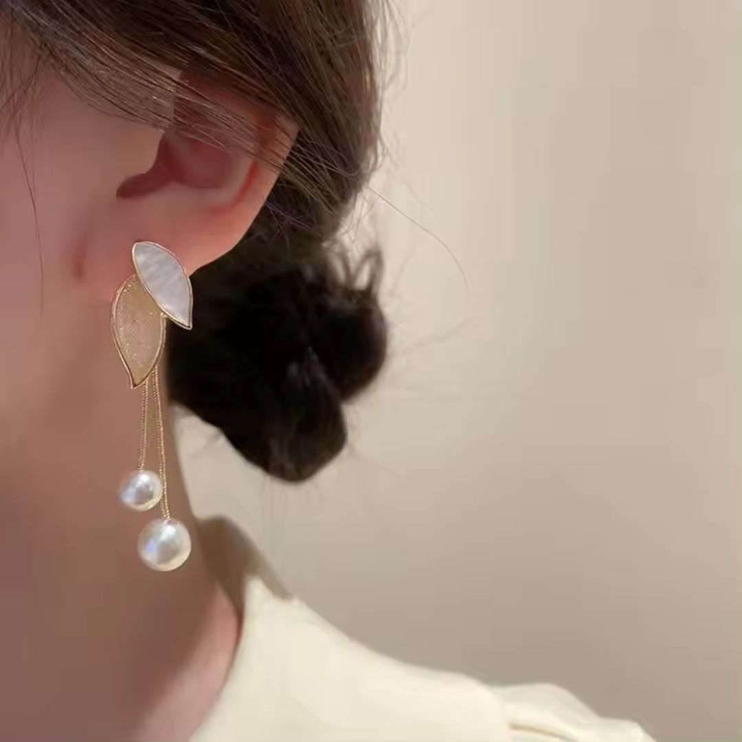 Leaf Pearl Tassel Earrings