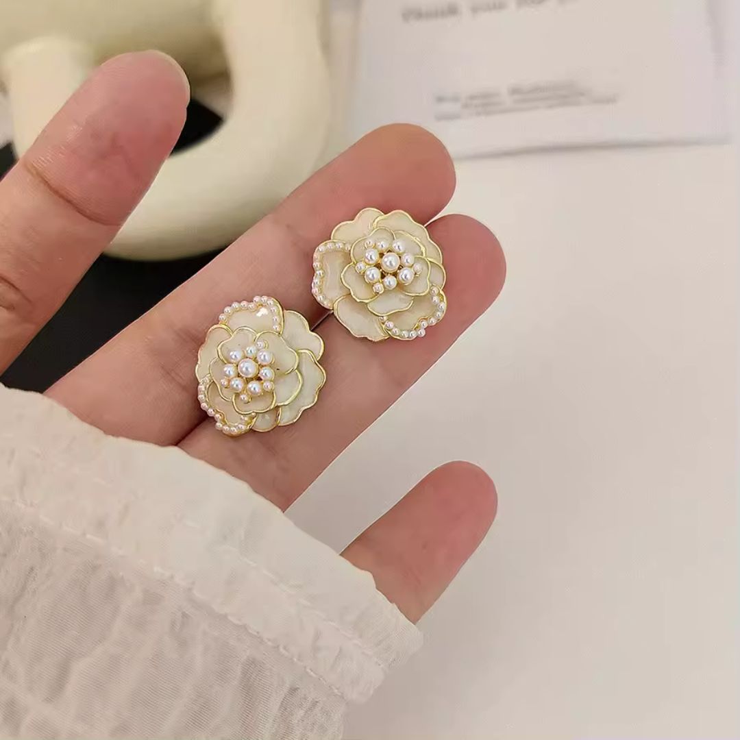 White Rose stud Earings
