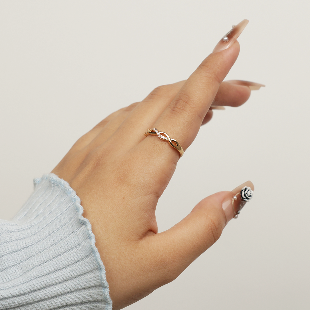 Golden Crossover Brilliance Ring