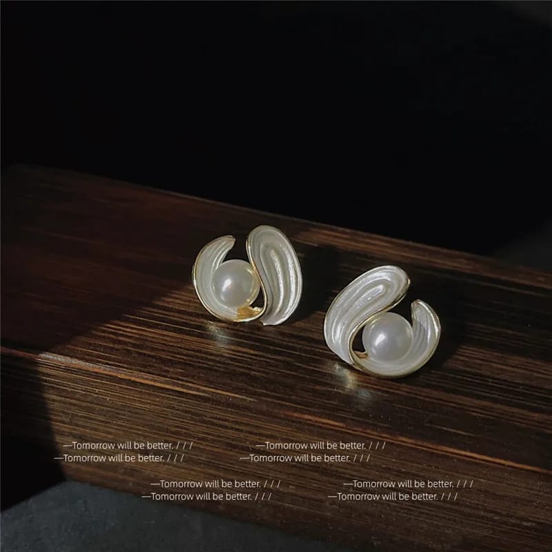 Timeless Pearl Wave Earrings