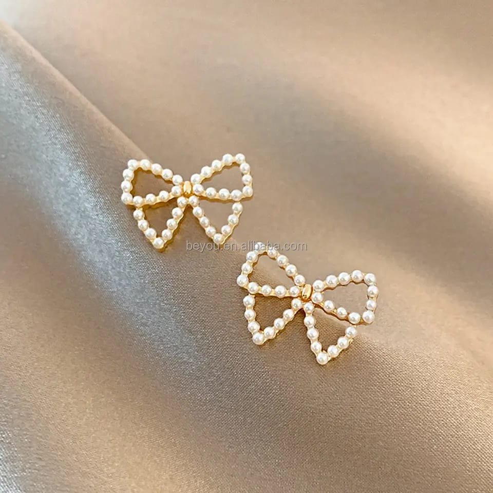 Pearl Earrings Geometrical Cross Metal