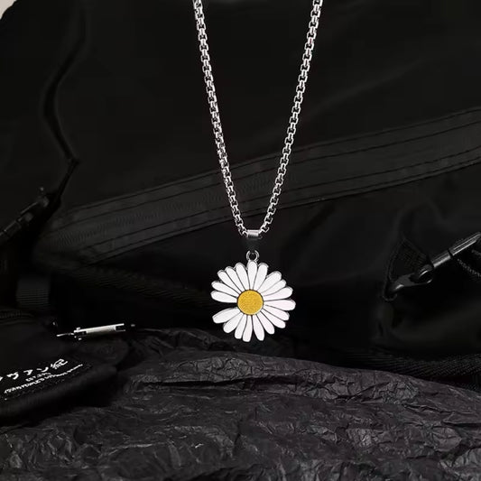 Daisy flower necklace