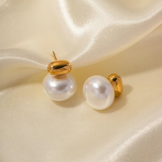 Double pearl stud earrings