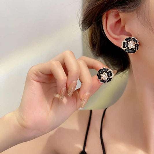 Black Pearl Rose Earrings