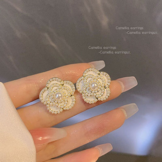 Rose Shape Pearl Studs Earings