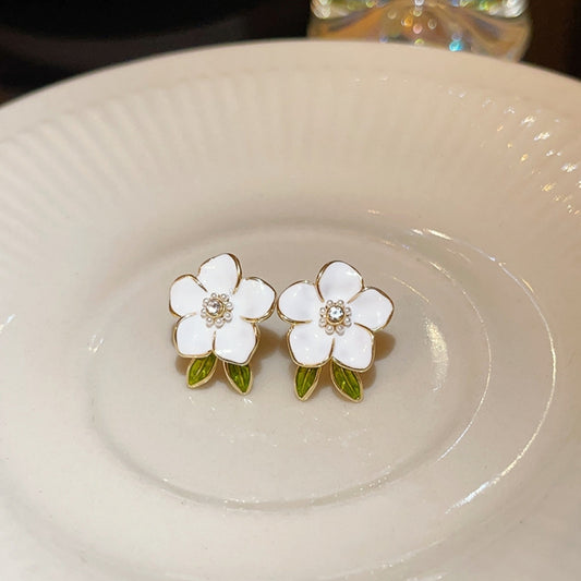 Flower and leaf stud earrings