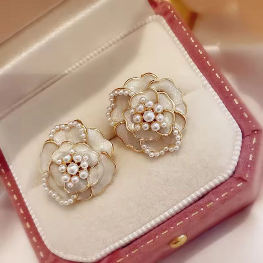 White Rose stud Earings