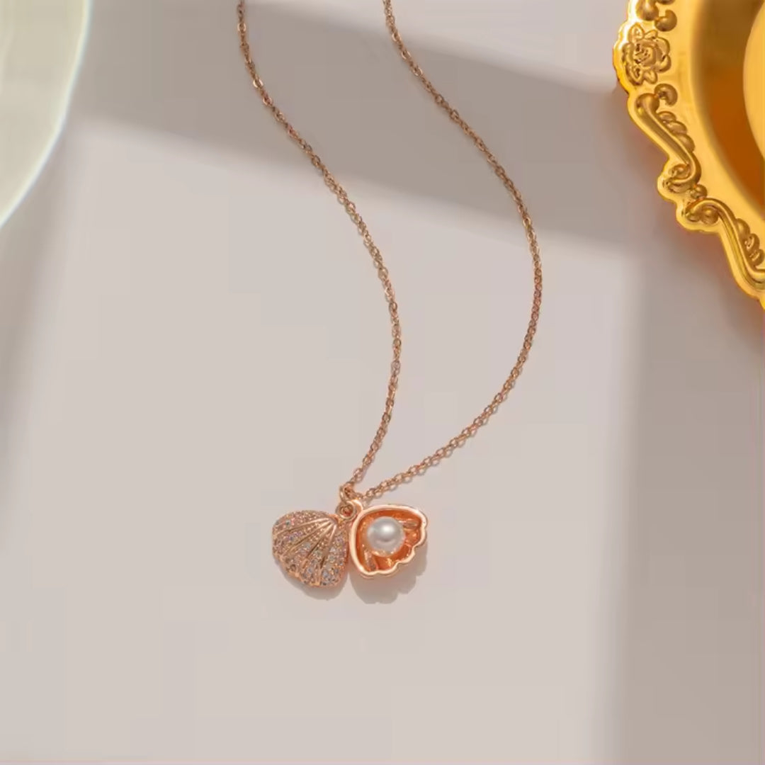 Seashell and Pearl rose gold Necklace pendent