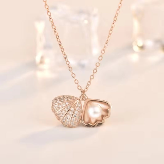 Seashell and Pearl rose gold Necklace pendent