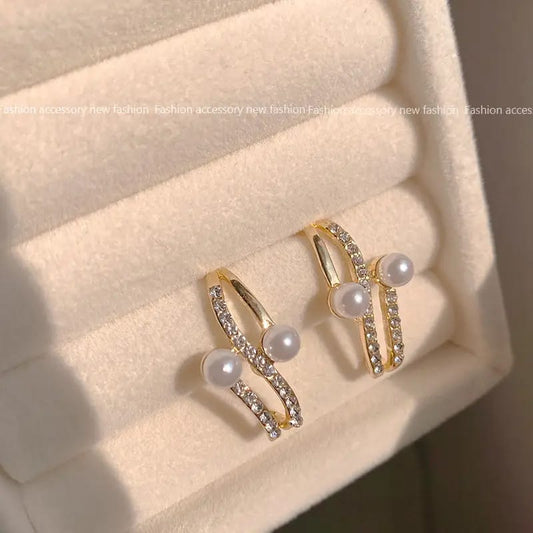 Korean C Shape Pearl Earings